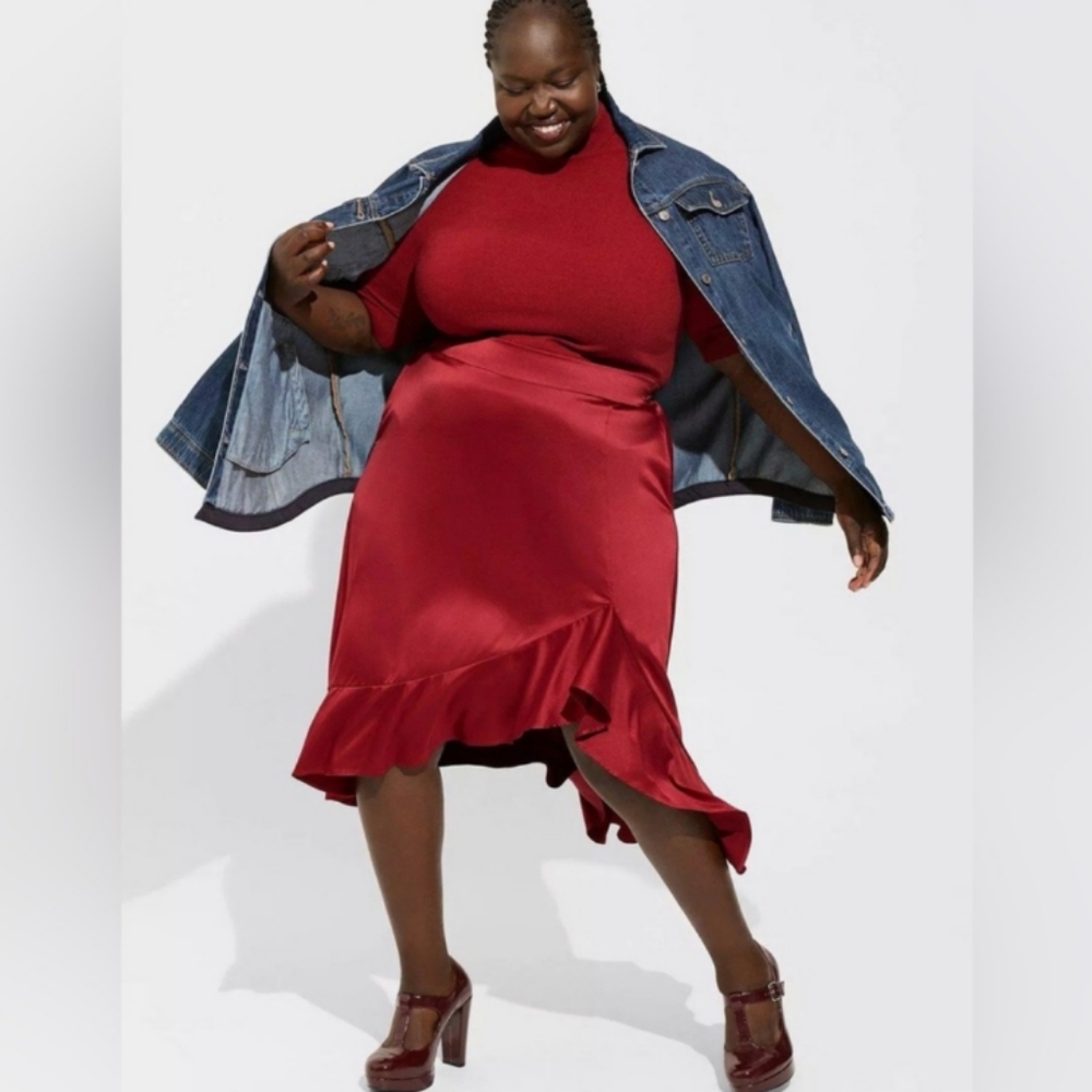 Torrid stretch satin hi-lo ruffle skirt